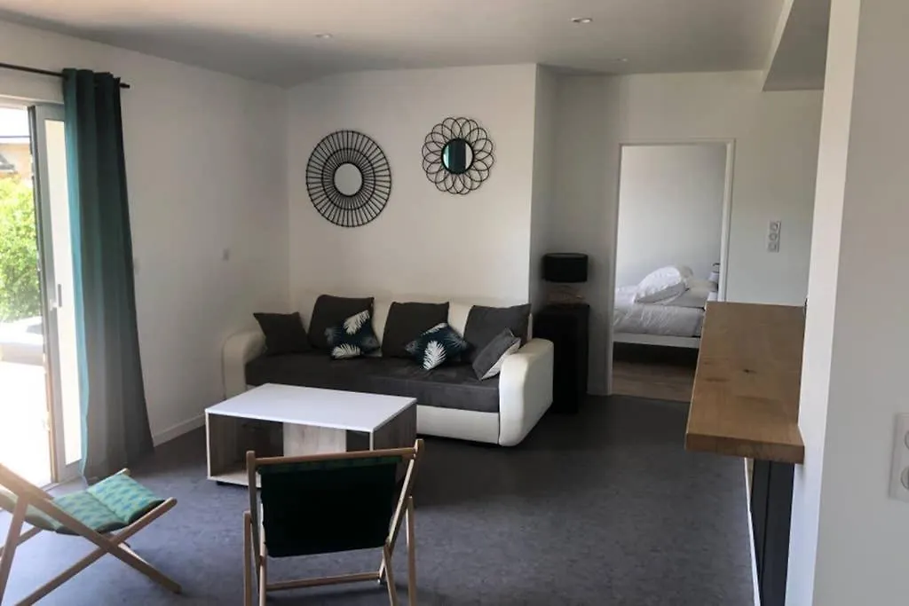 Holiday home Maison Avec Spa A Proximite De La Ria D'Etel Locoal-Mendon
